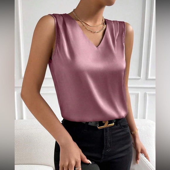 Luxe V neck sleeveless blouse - Picture 12 of 16